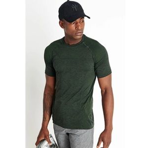 alo  |  Amplify Men’s Top